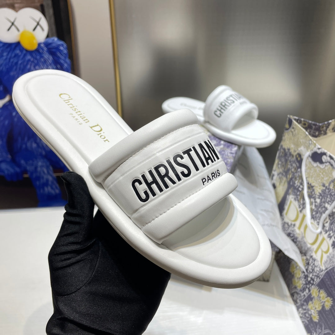 14D76ZDE Stylish slippers