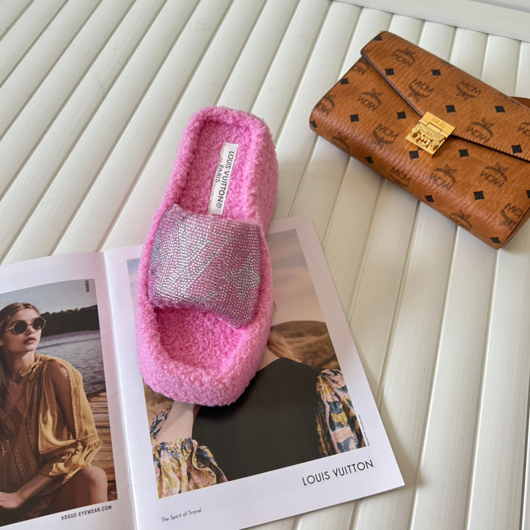 14E91ZDE Stylish Slippers