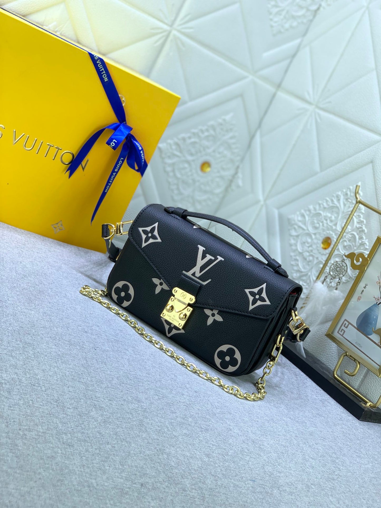 2XE43BDE Stylish leather bag 