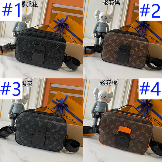 2WE38BDE Stylish leather bag