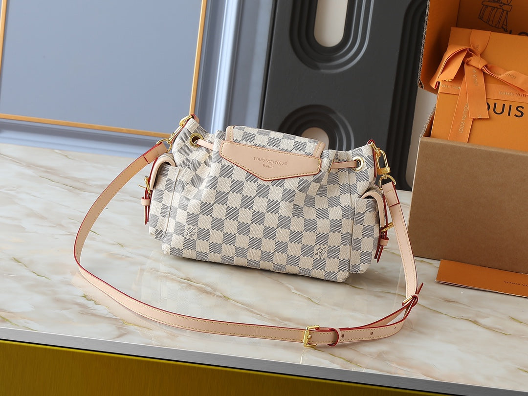 15RE18BDE Stylish leather bag