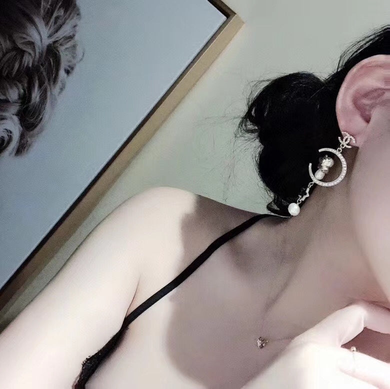 1YC139WDE Stylish Earrings