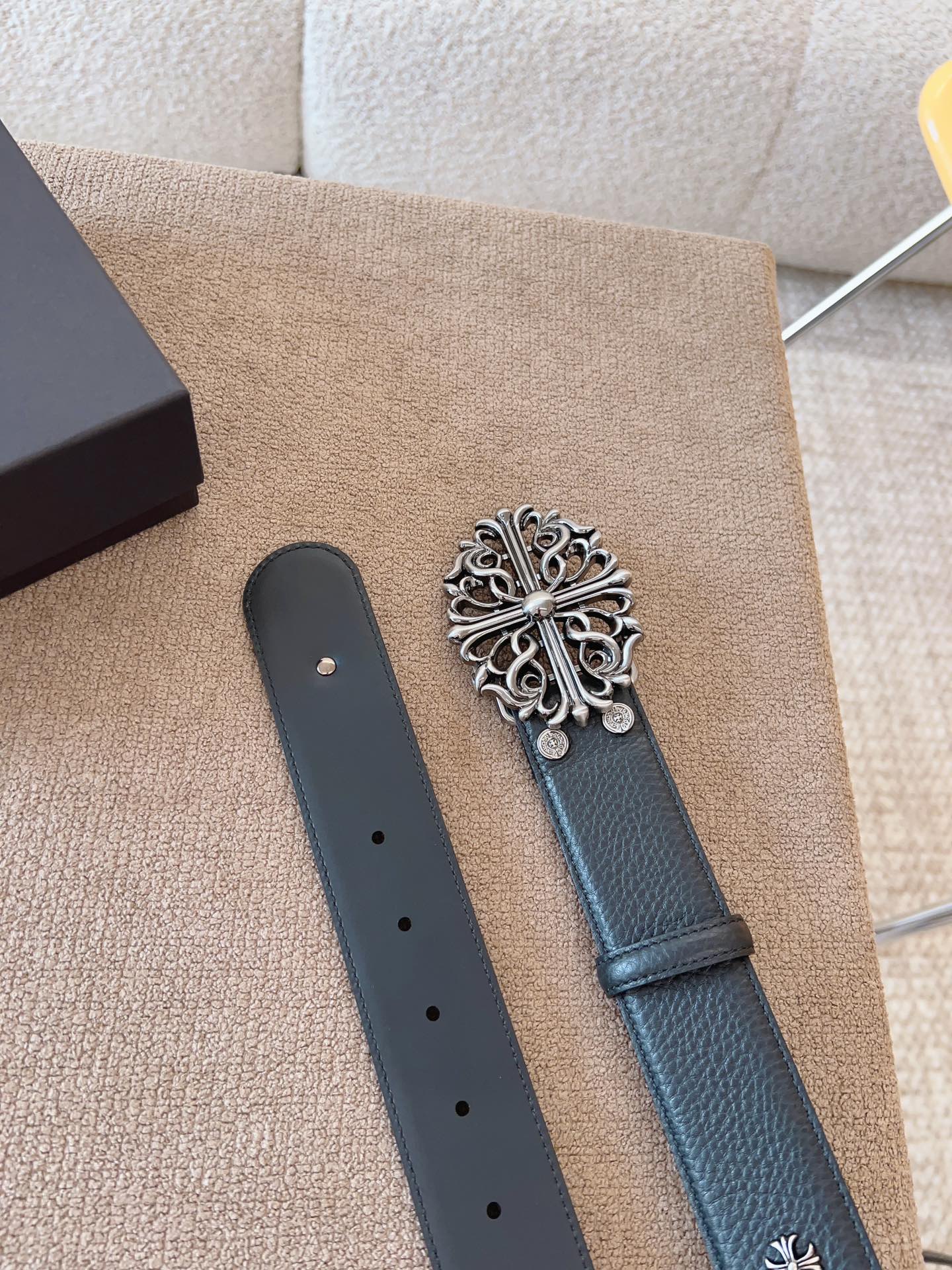 255RA16PDE Stylish High quality belt With full package