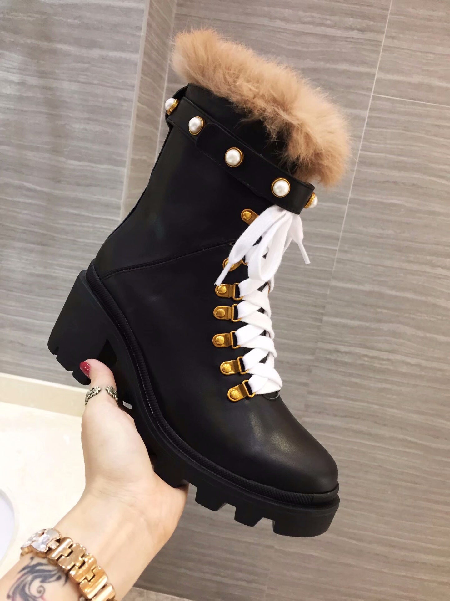 2XB203ZDE Stylish leather boot (top layer leather lining)