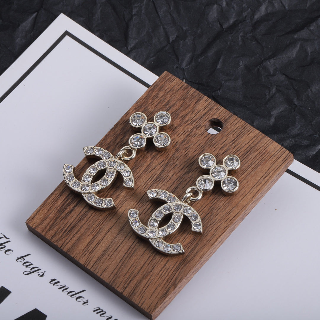 1YC391EDE Stylish Earrings