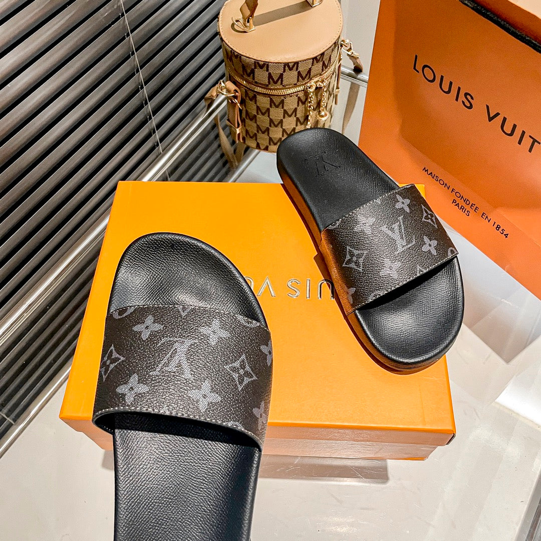 14E195ZDE Stylish Slippers