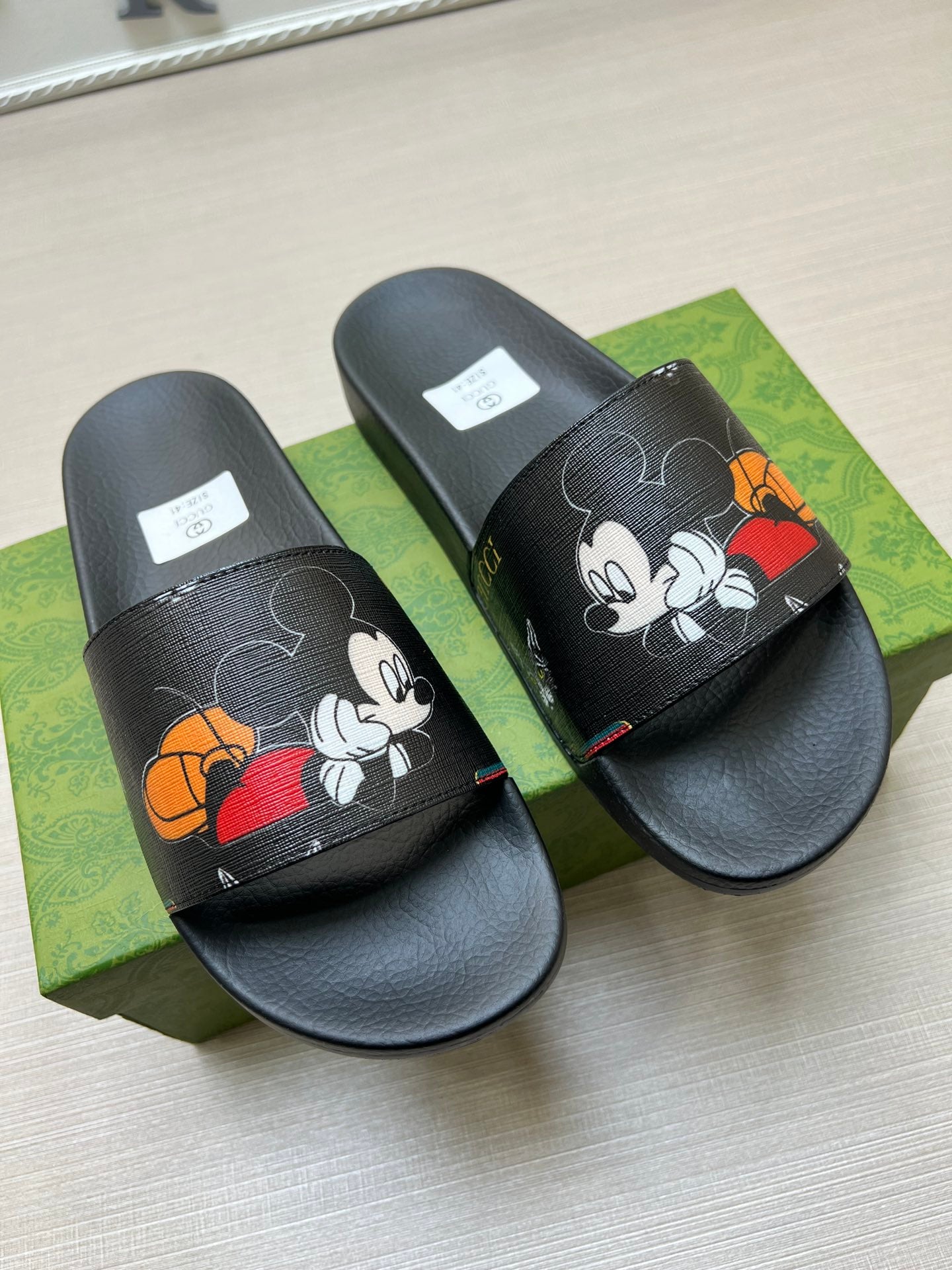 5WB239ZDE Stylish Slippers