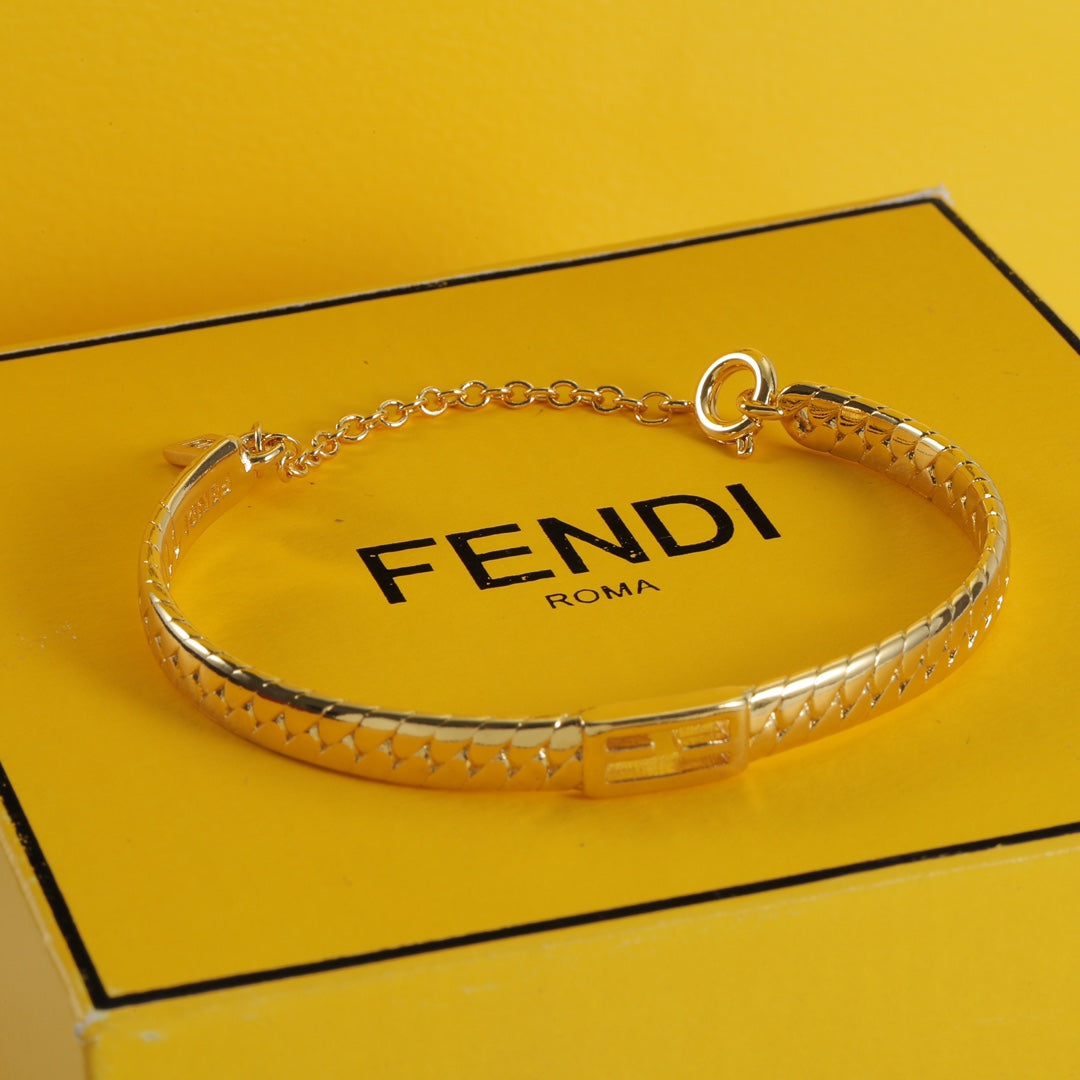 14F589KDE Stylish Bracelets