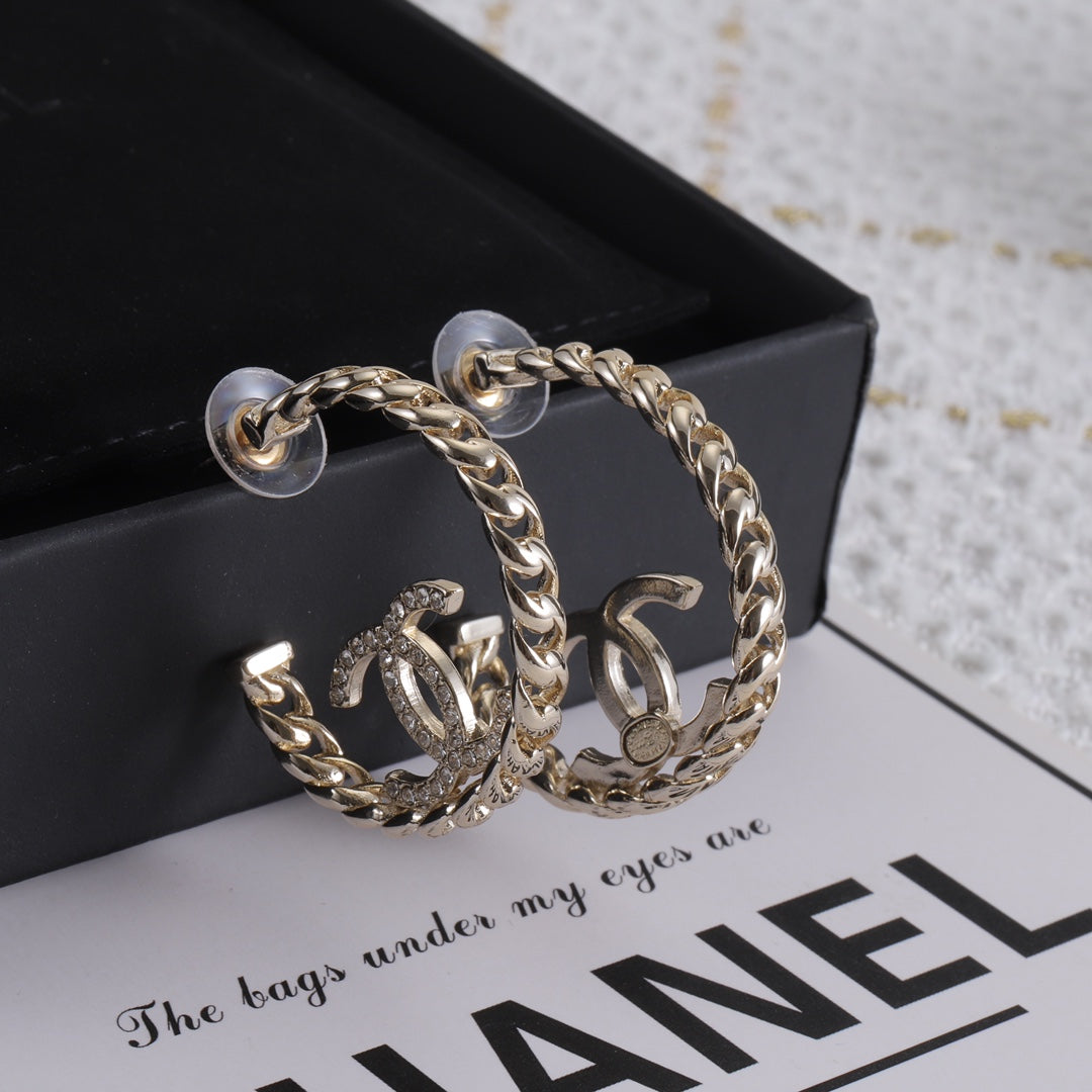 14C435EDE Stylish Earrings