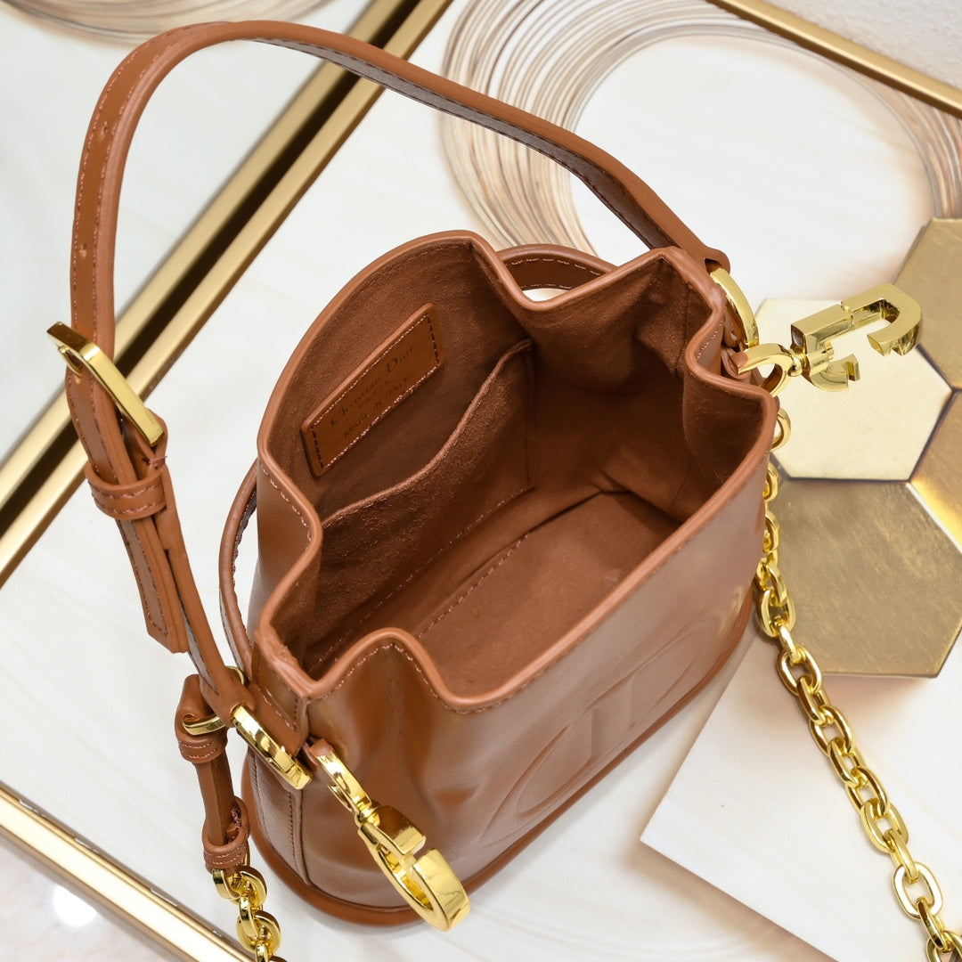 2XD370BDE Stylish leather bag 