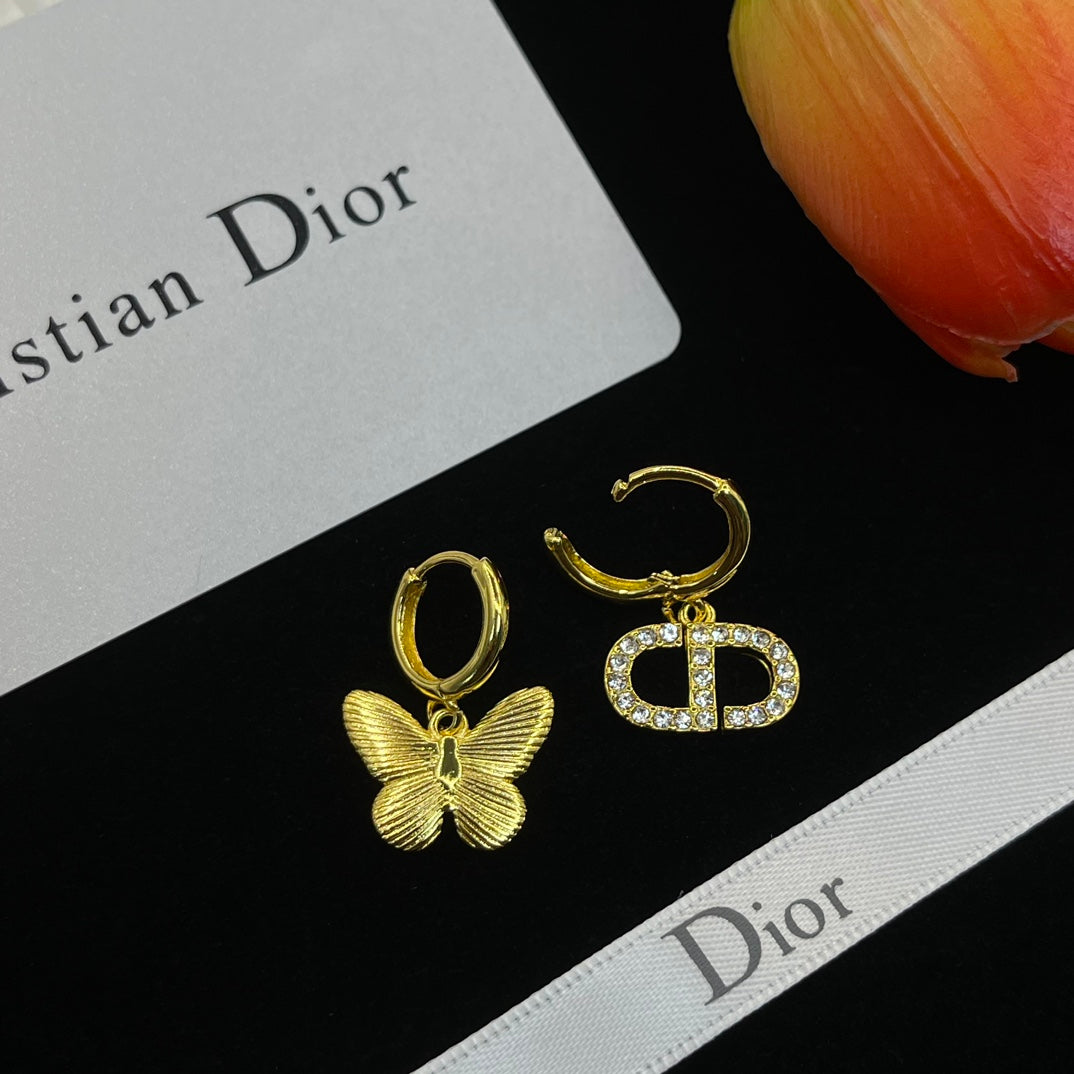 14D1062EDE Stylish Earrings