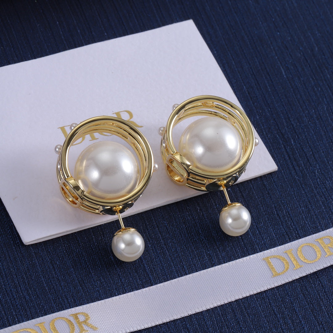 14D420EDE Stylish Earrings