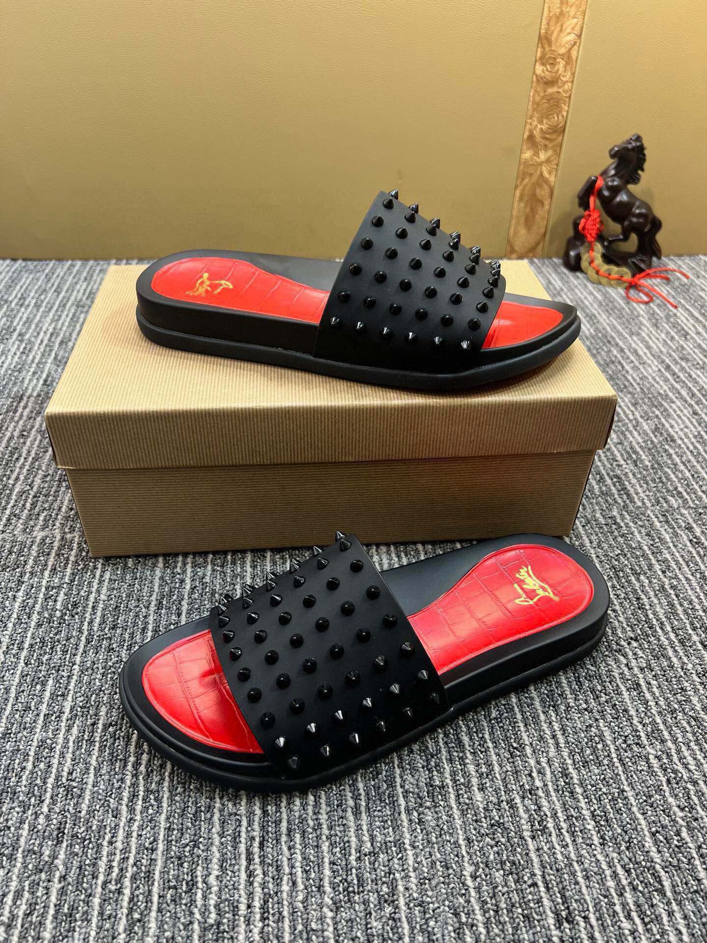 54A127ZDE Stylish slippers