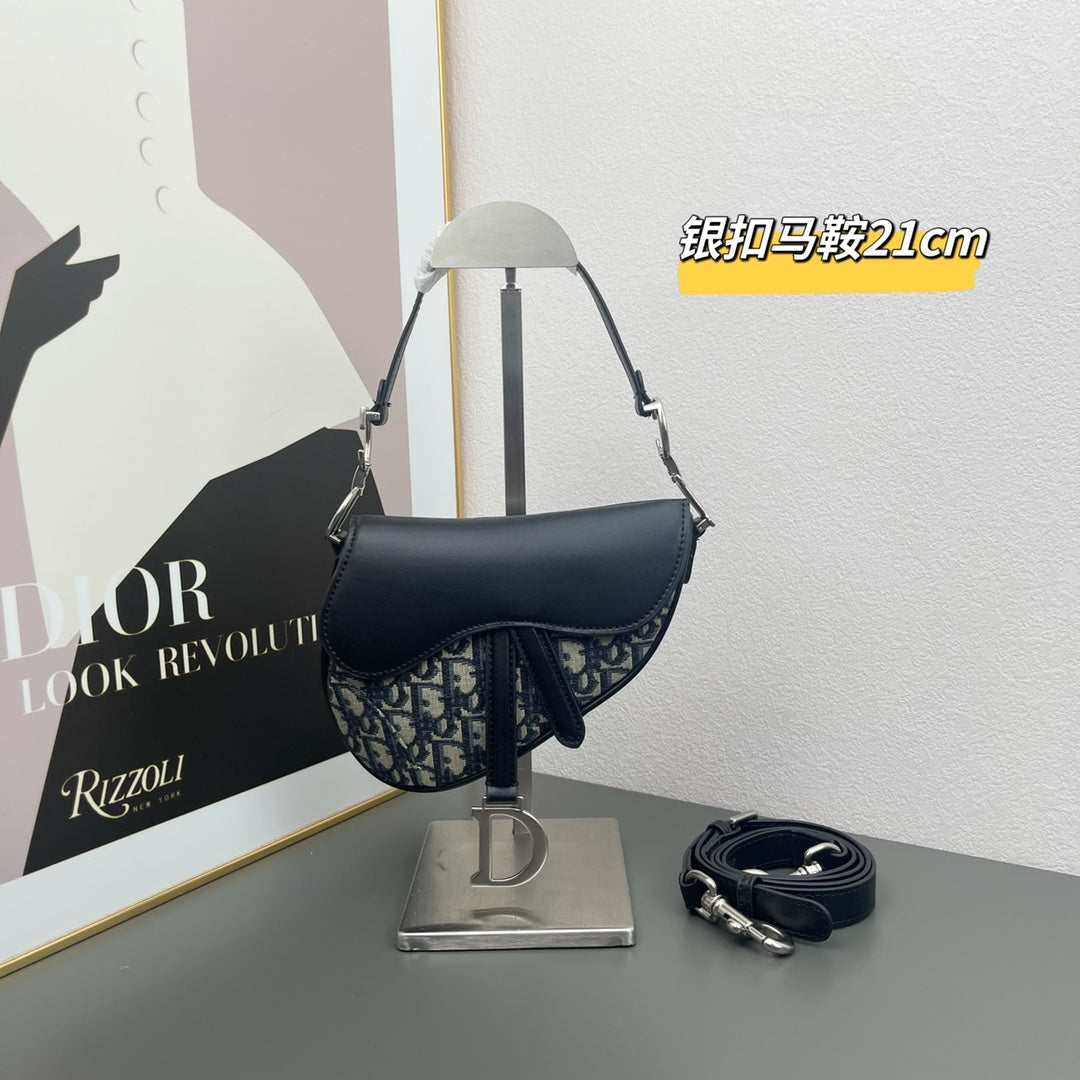 1WD90BDE Stylish leather bag