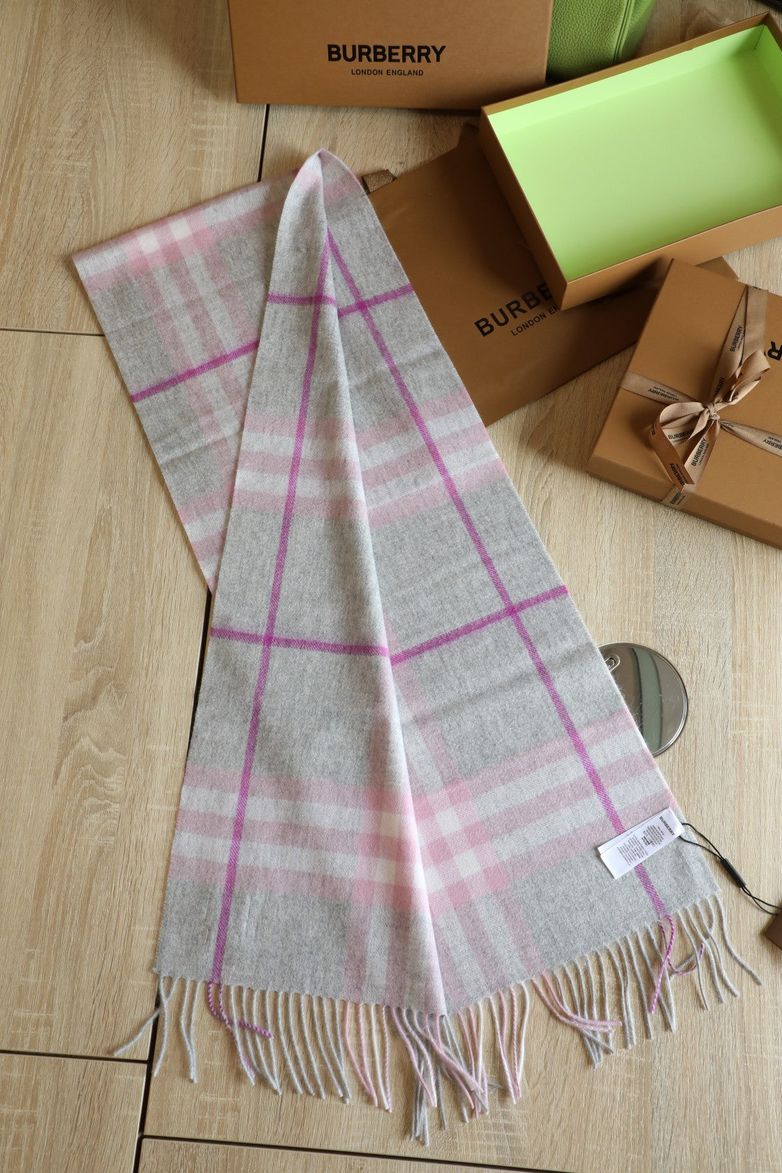 185ZR2WDE Stylish Winter Scarves