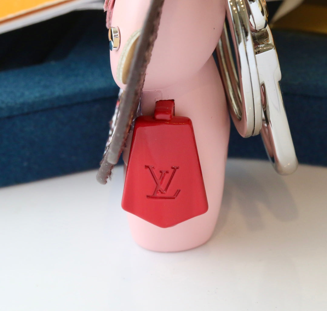 14E67ADE Stylish key closure