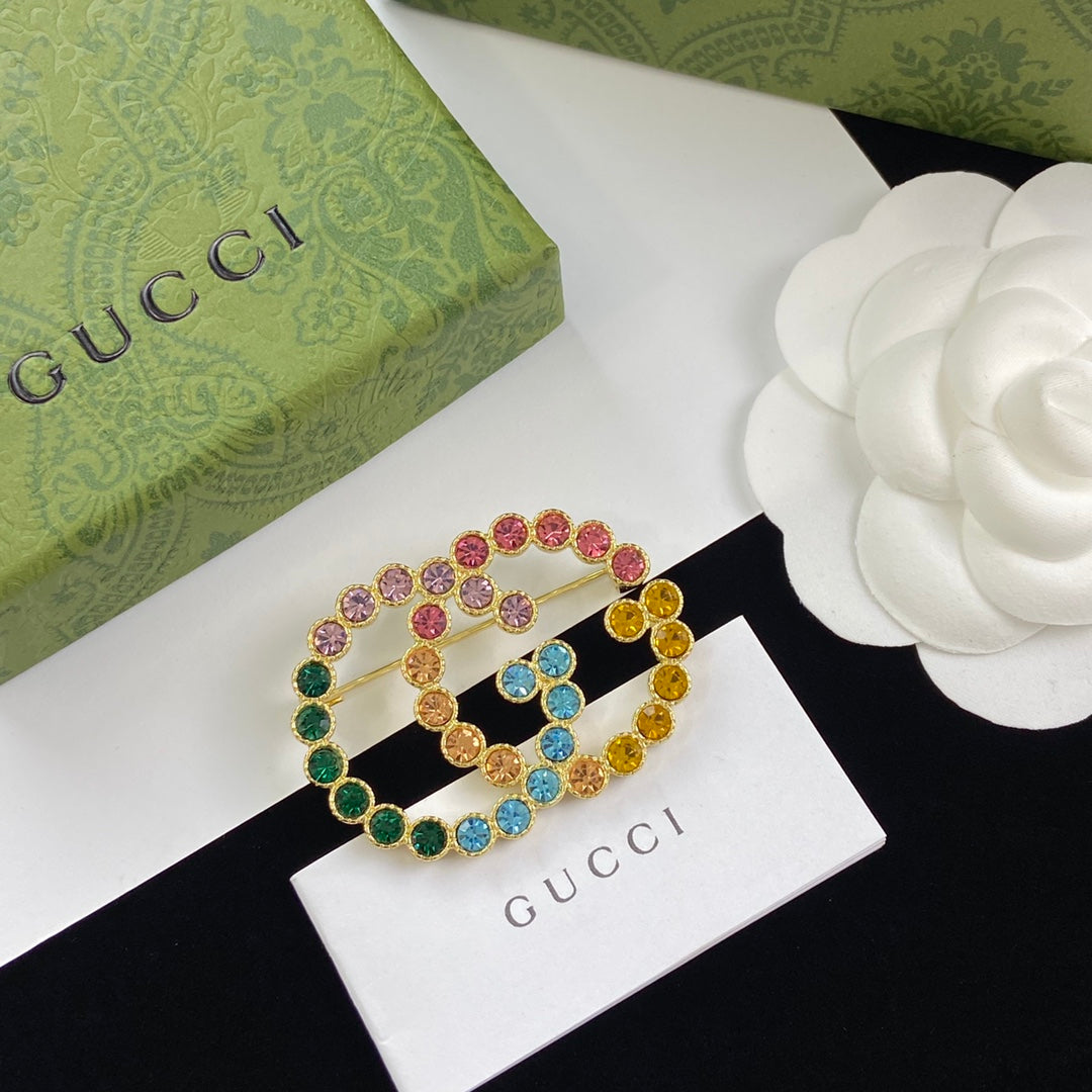 1XB340XDE Stylish Brooch