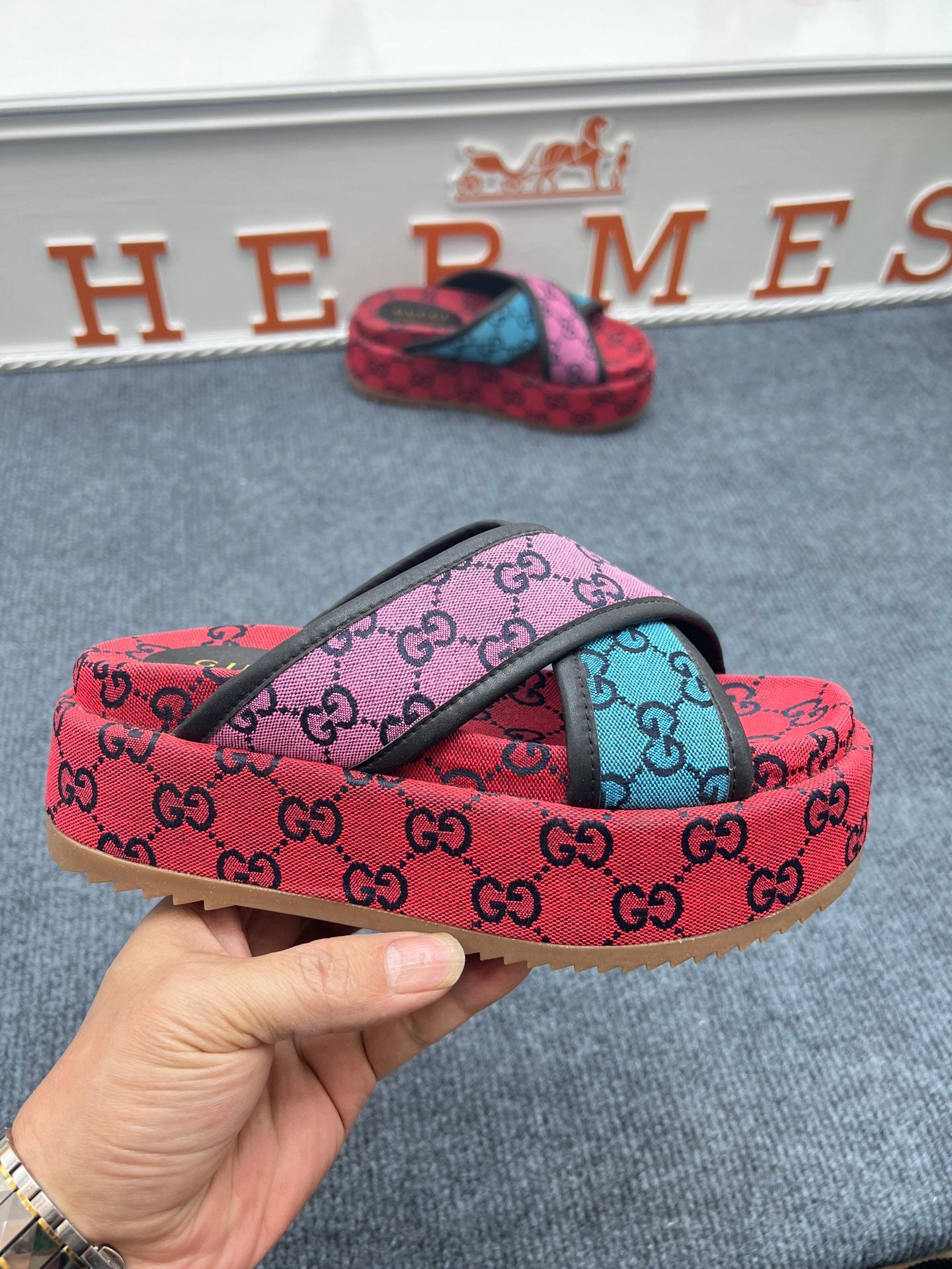 5YB69ZDE Stylish Slippers