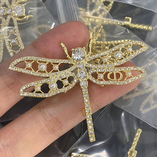 84D81XDE Stylish Brooch