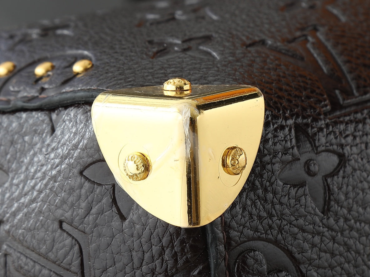 15RE52BDE Stylish leather bag