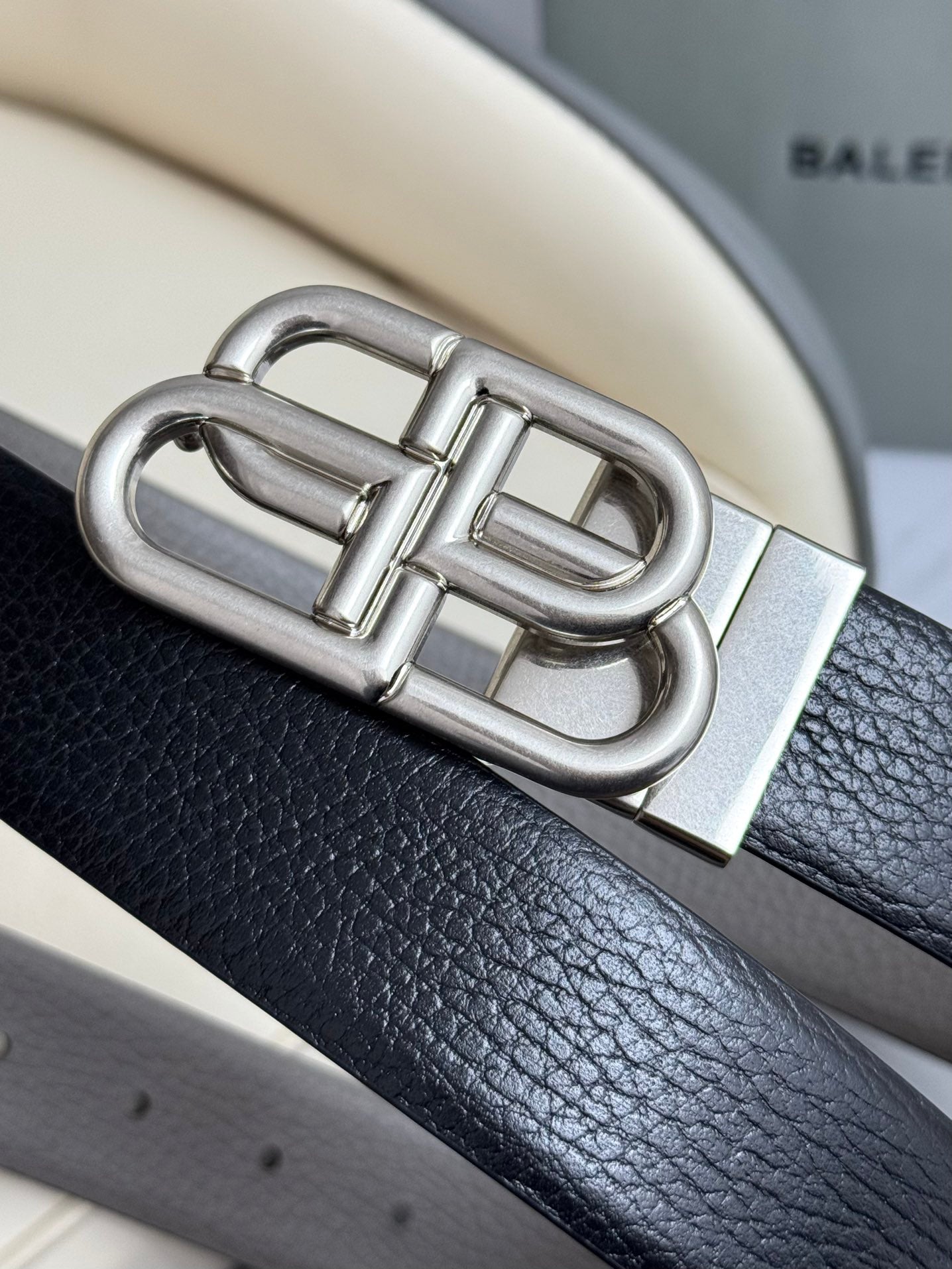 155RJ239PDE Stylish  High quality belt With full package