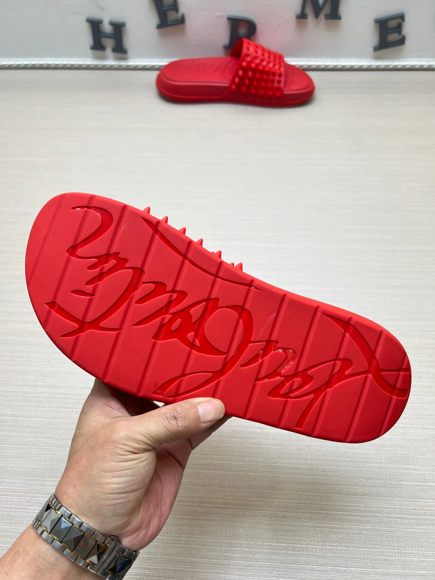 54A18ZDE Stylish slippers