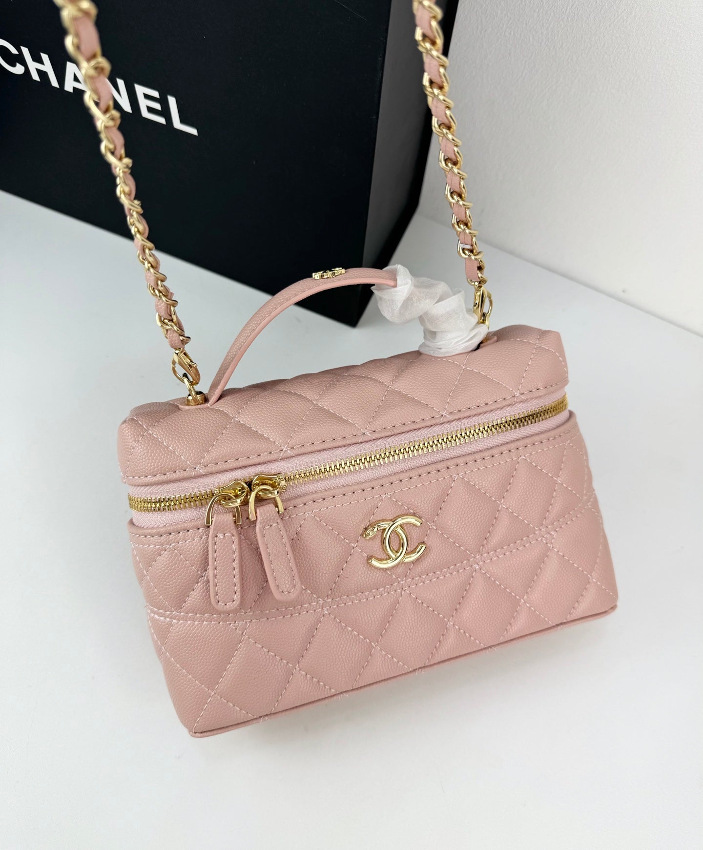 155QC3BDE Stylish leather caviar bag