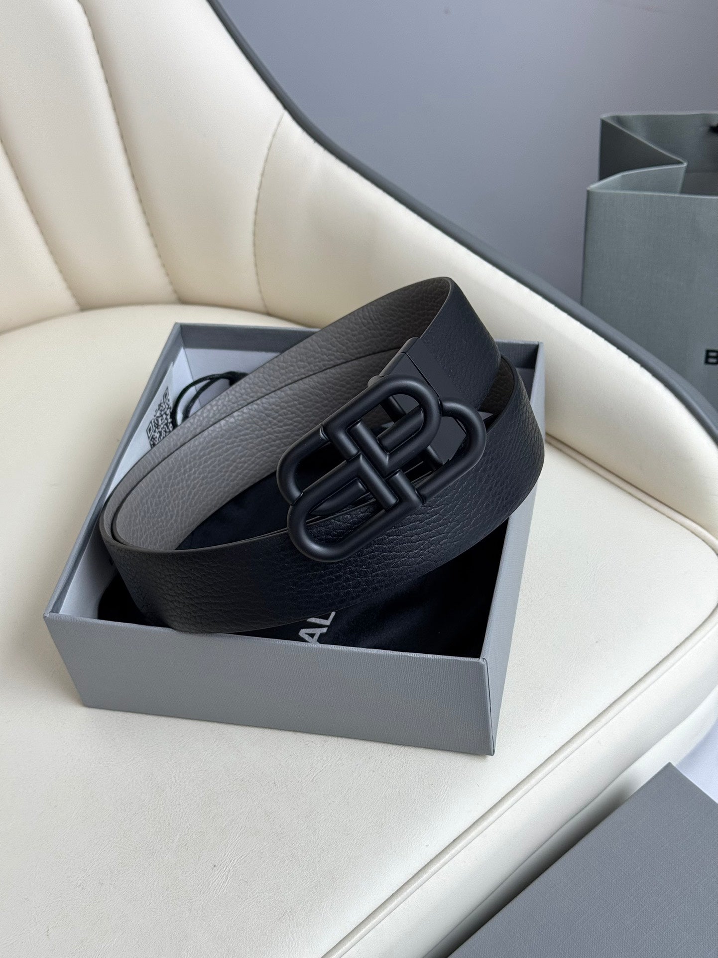 155RJ239PDE Stylish  High quality belt With full package