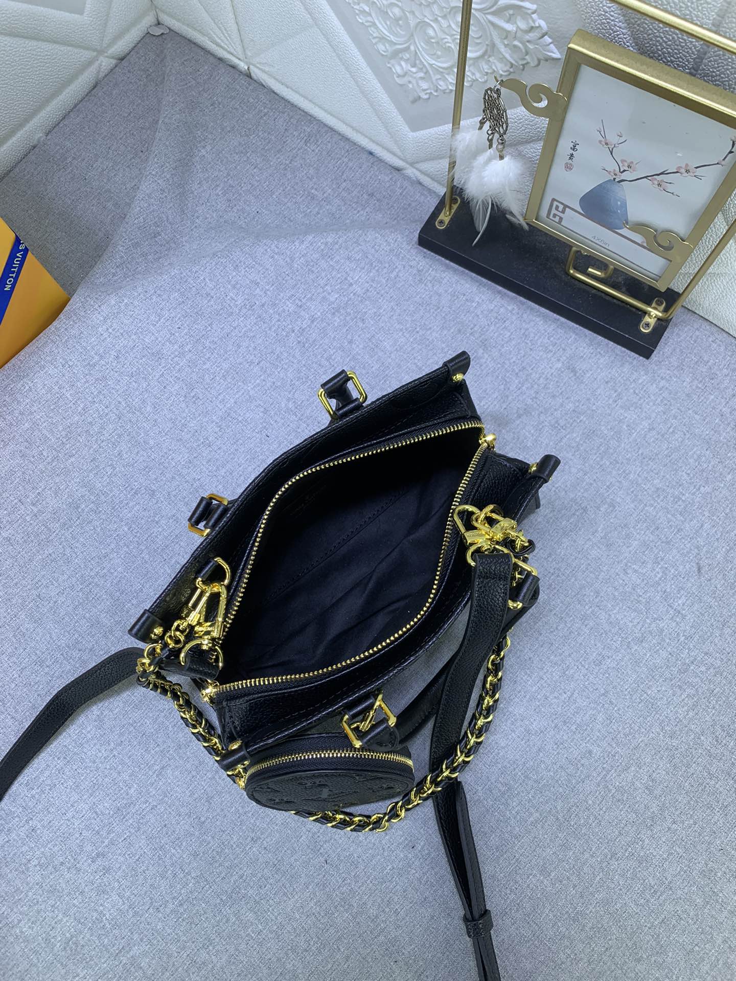 2XE320BDE Stylish leather bag 