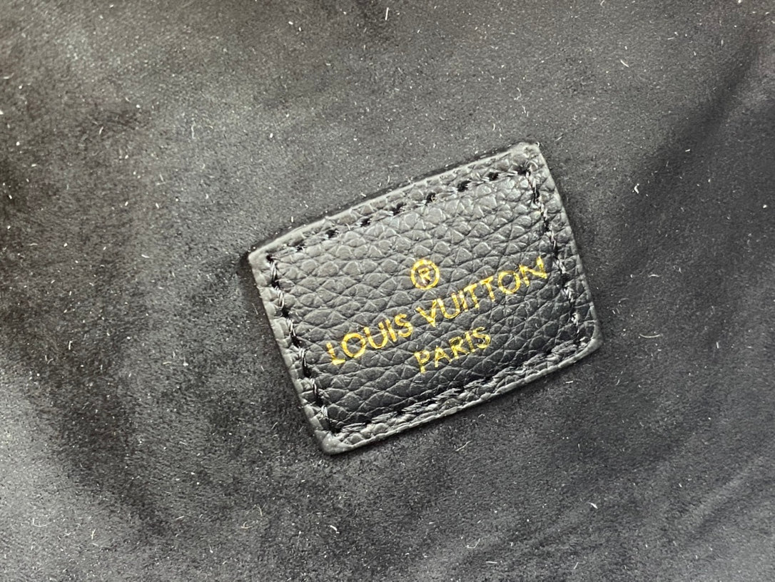 155NE58BDE Stylish leather bag