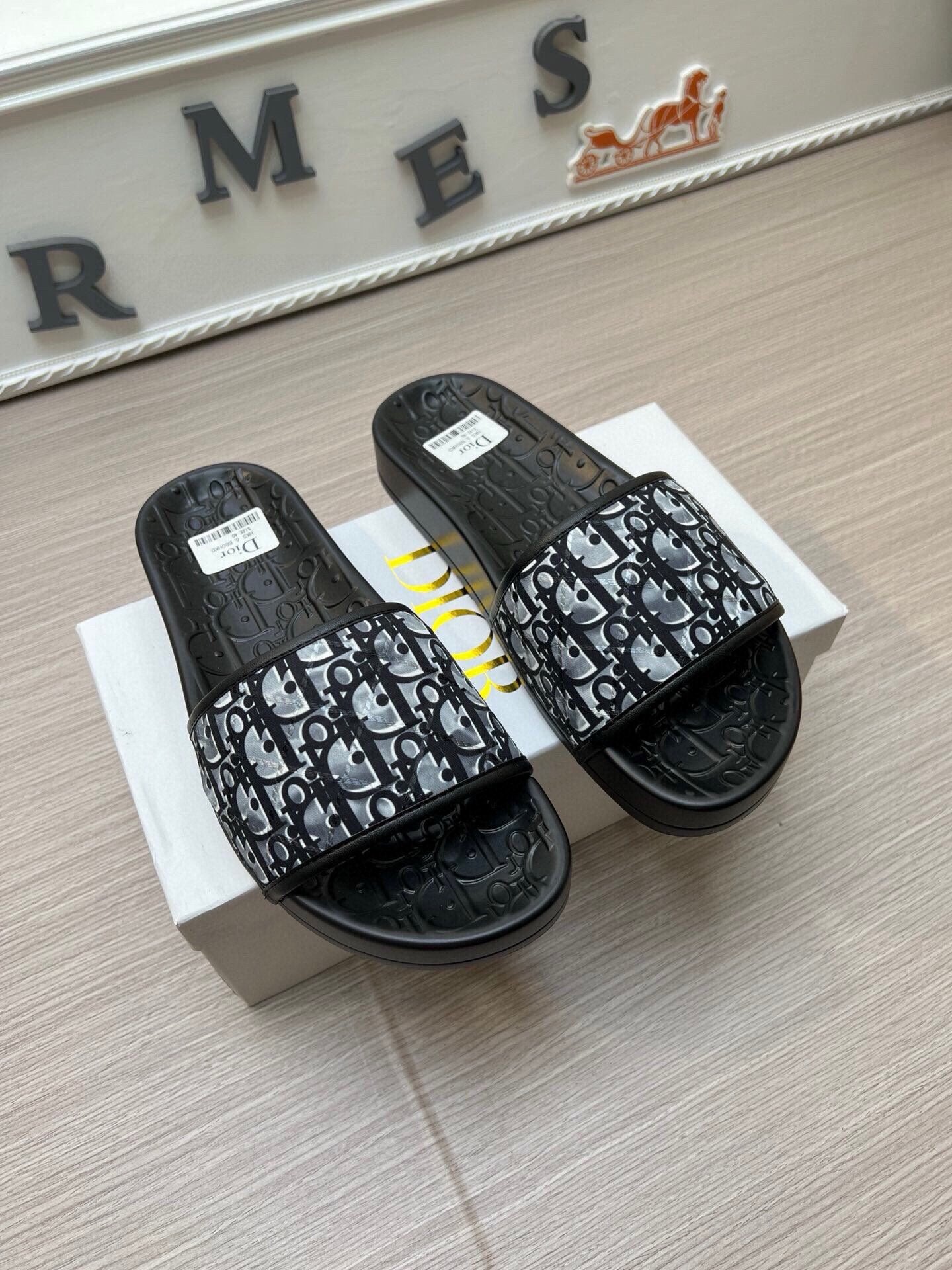 5LD214ZDE Stylish Slippers