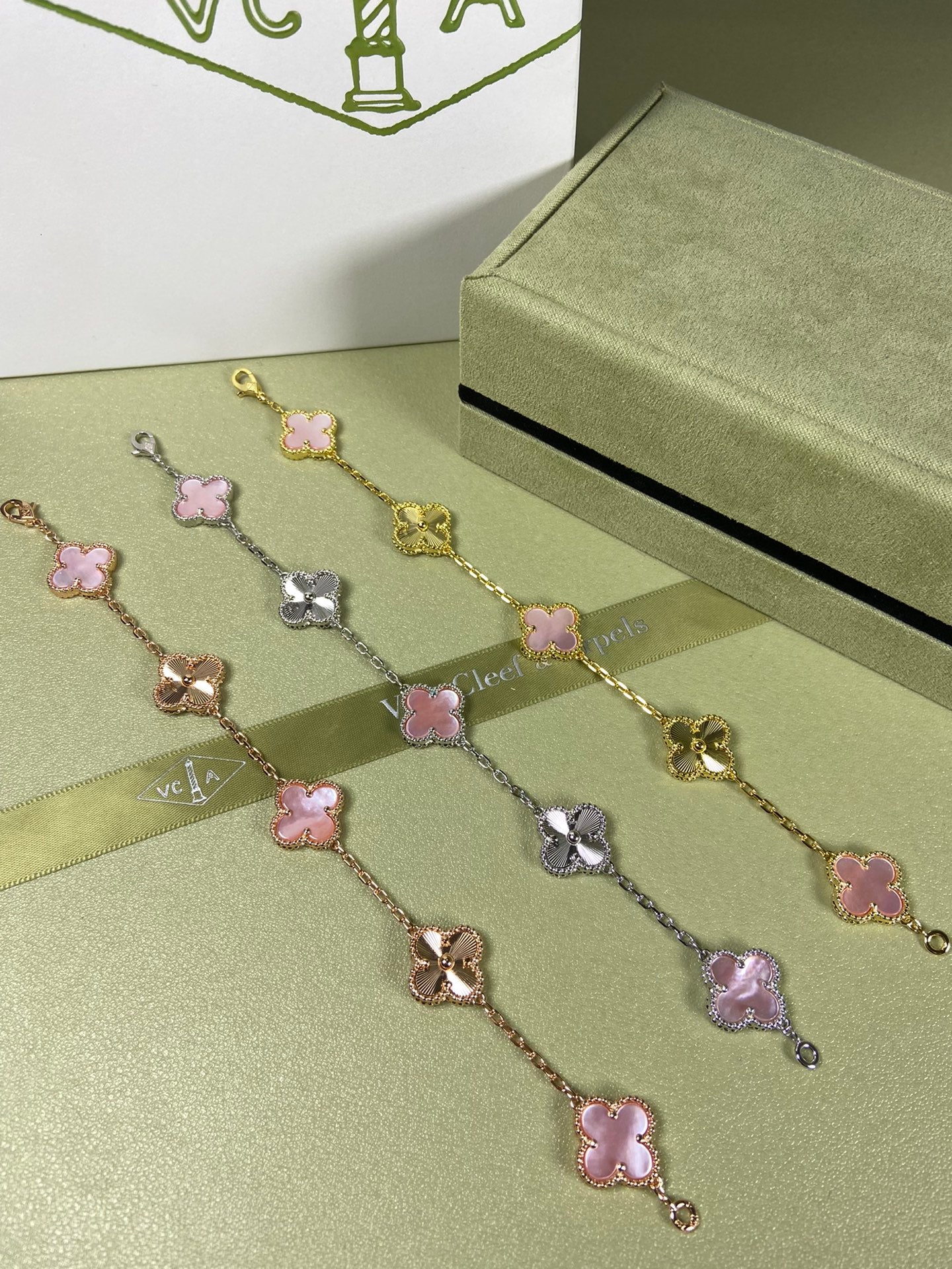 5XVA181KDE Stylish bracelets  5 flowers normal size1.5cm flower