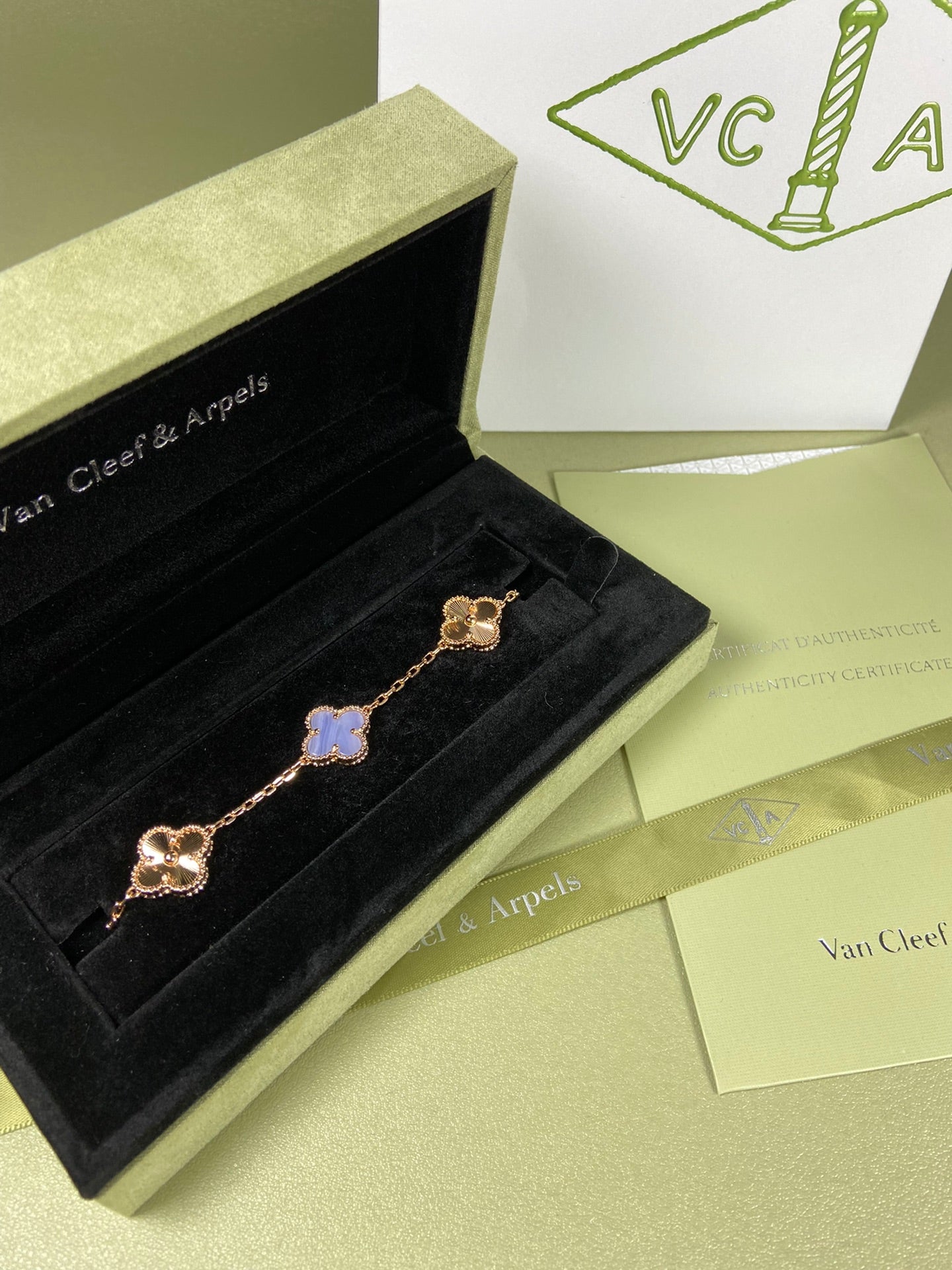 5XVA181KDE Stylish bracelets  5 flowers normal size1.5cm flower