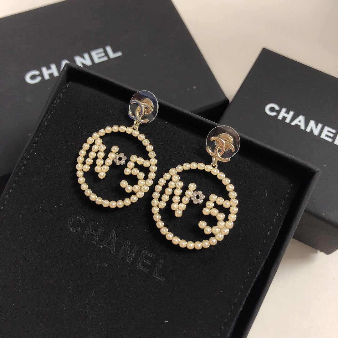 14C39EDE Stylish Earrings