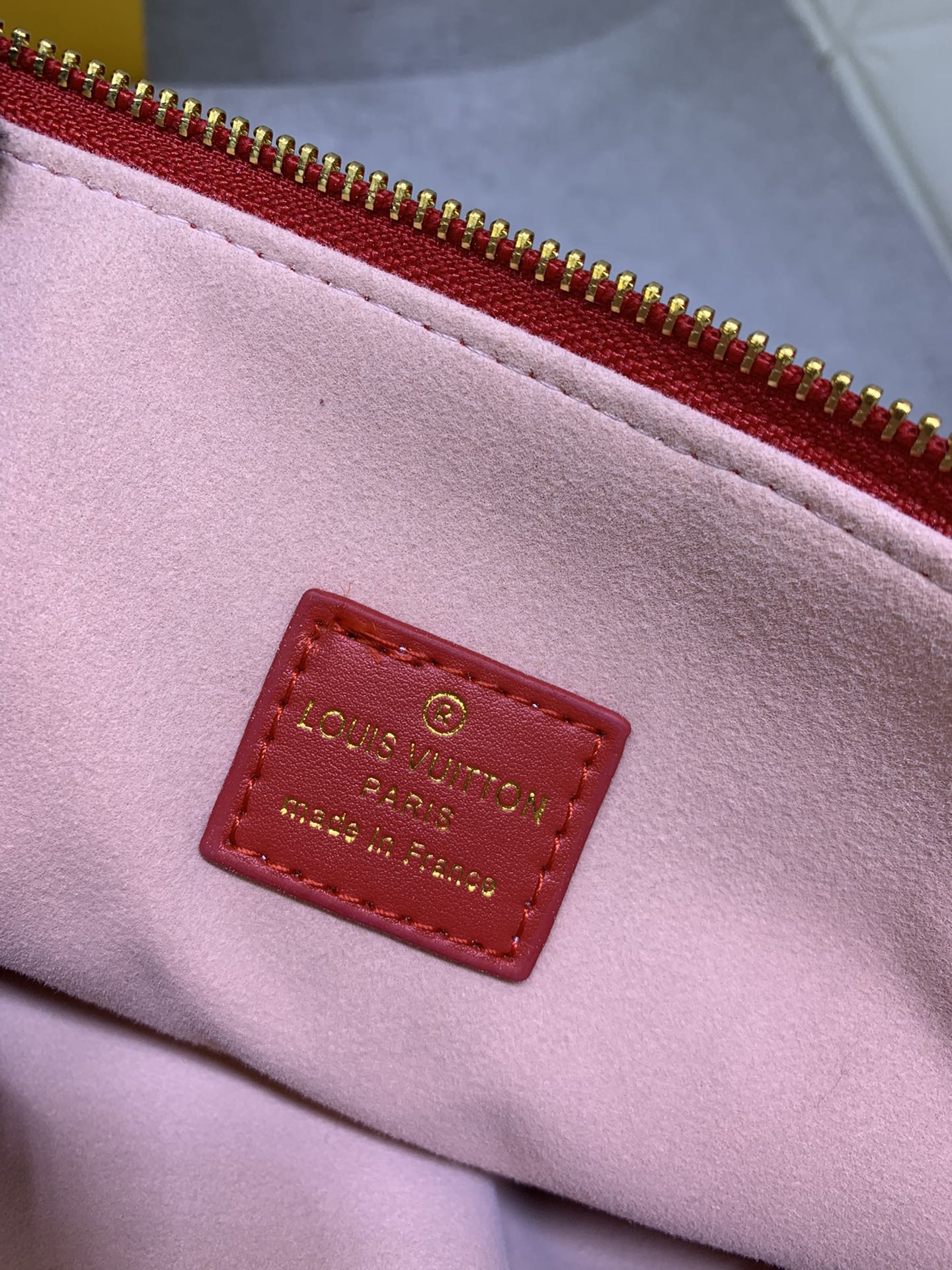 2XE39BDE Stylish leather bag 