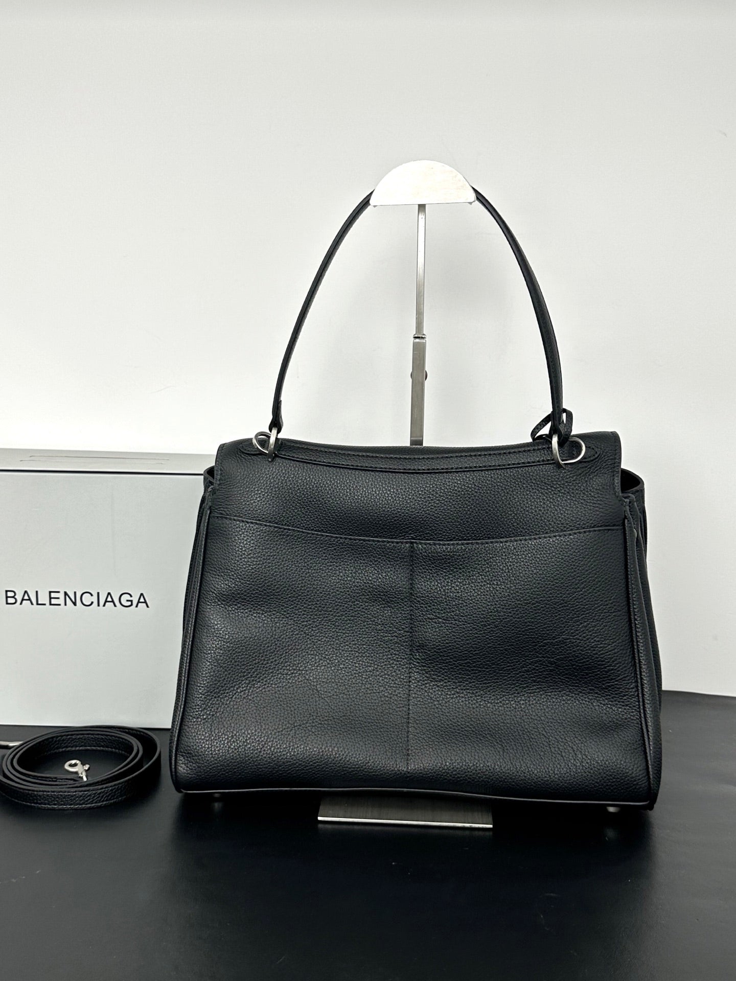 15XJ4BDE Stylish leather bag