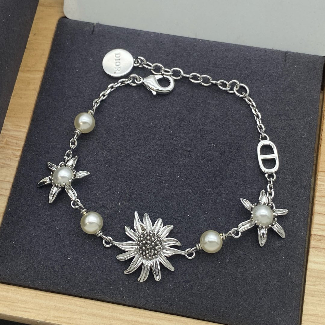 165ND10XDE Stylish Bracelets