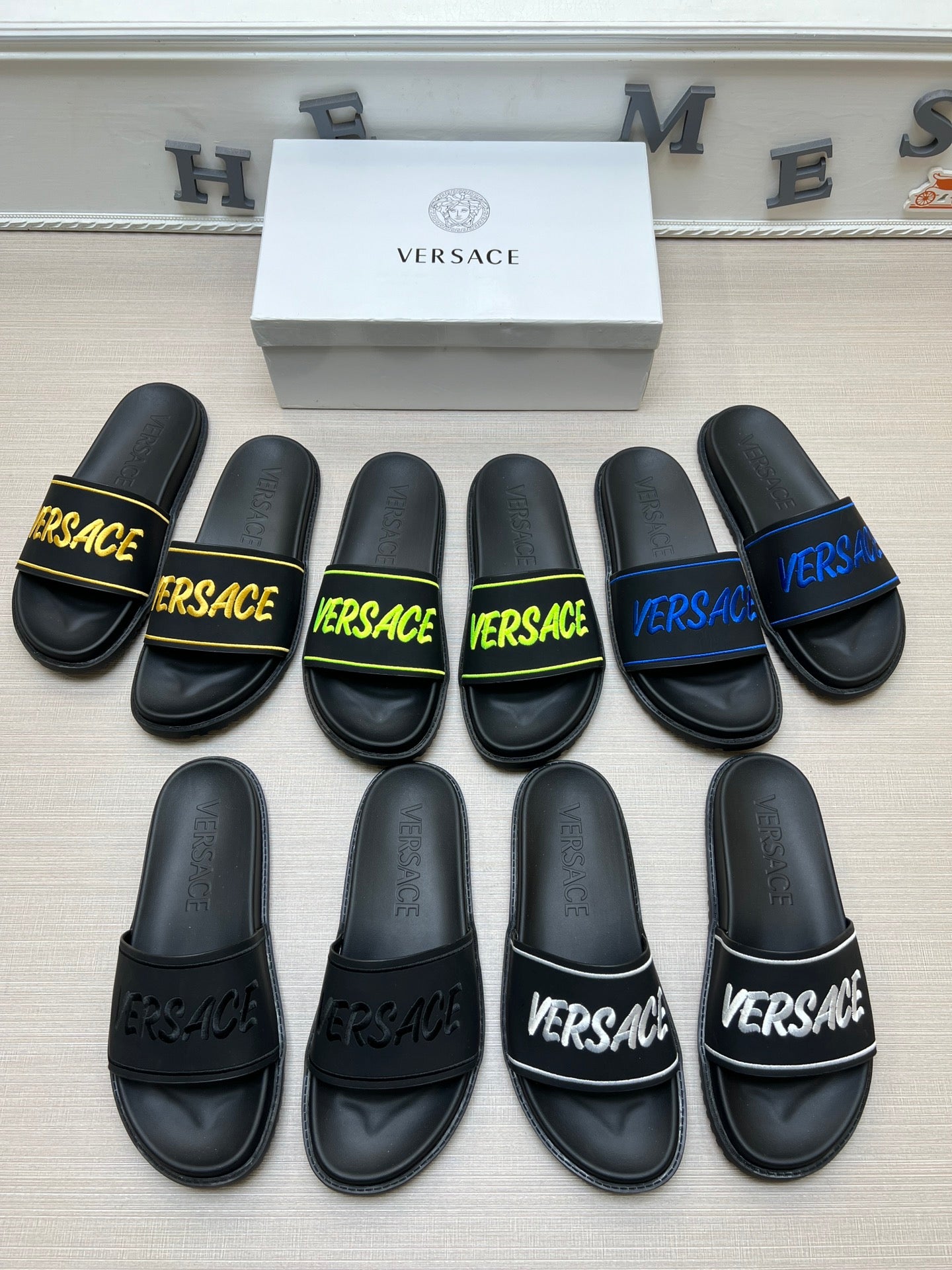 54V54ZDE Stylish slippers