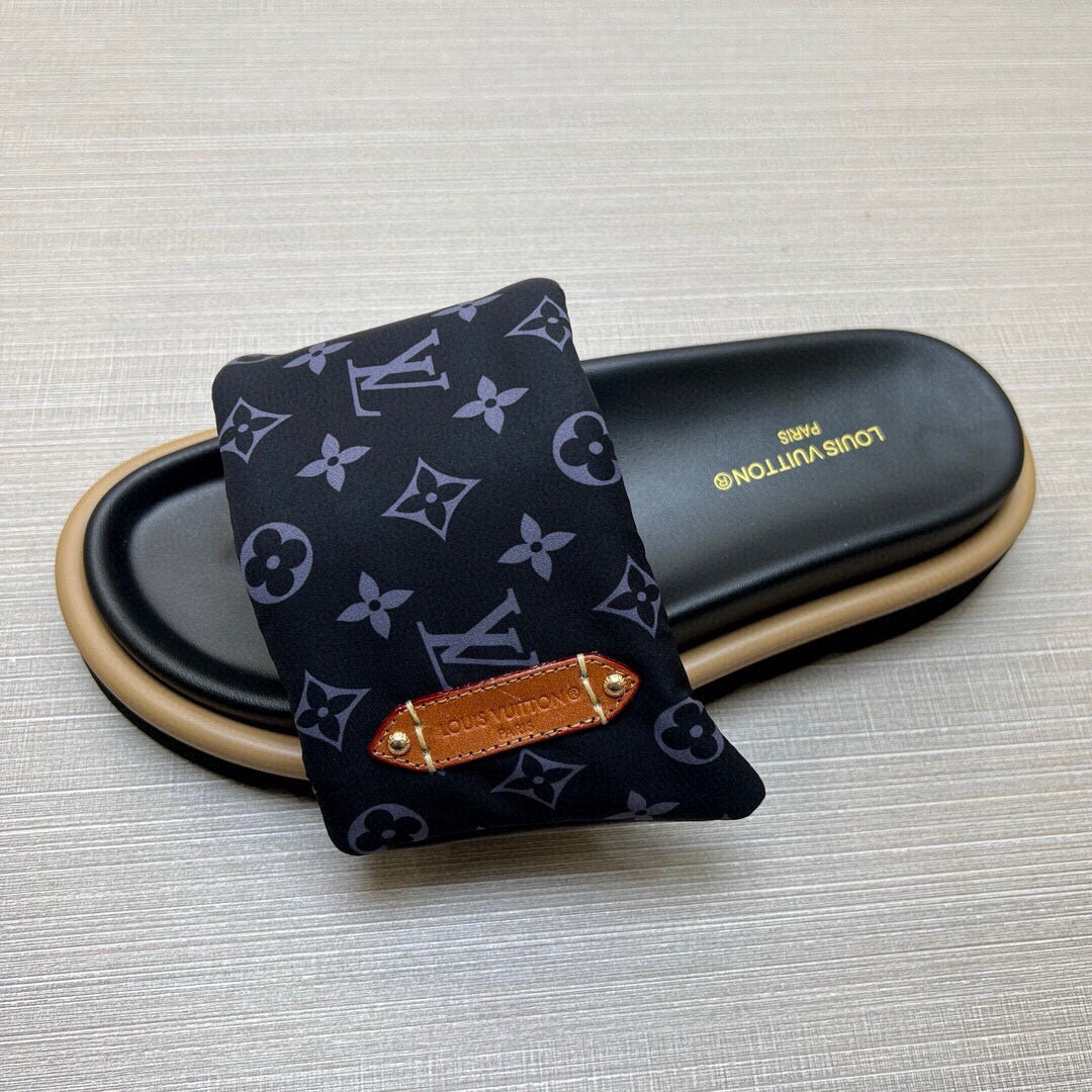 5QE9ZDE Stylish Slippers