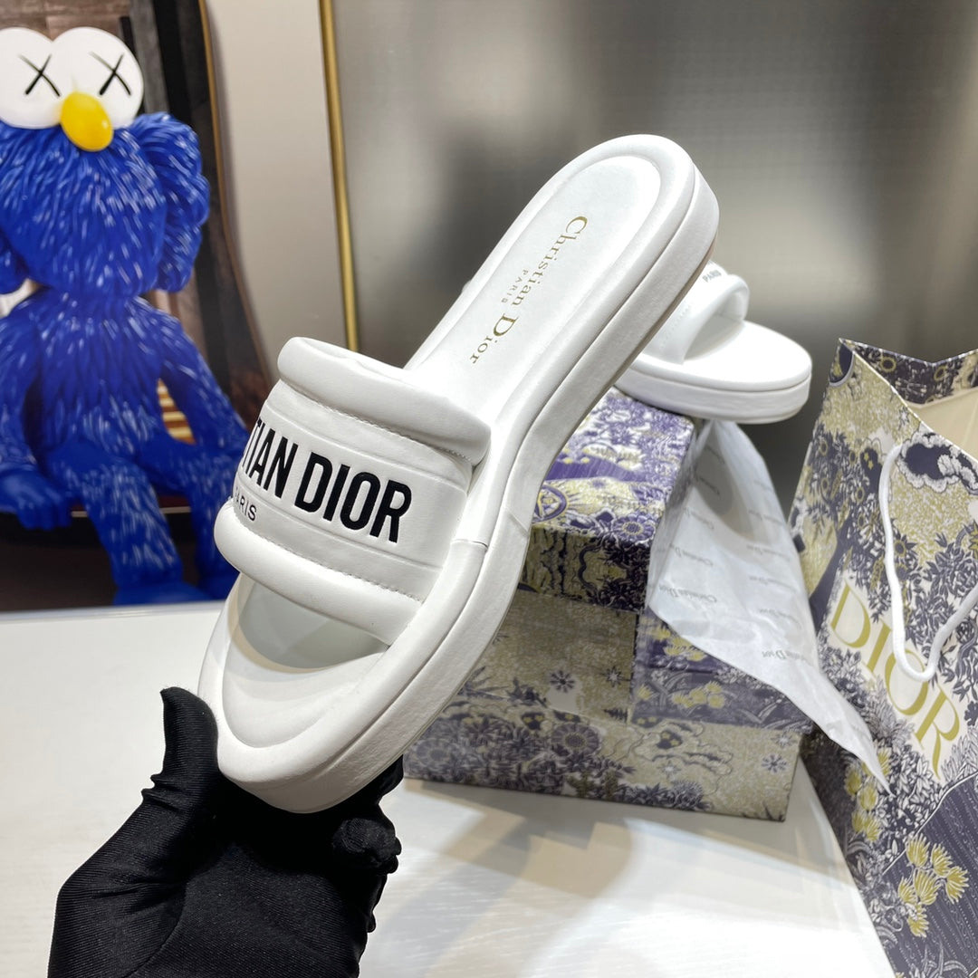 14D76ZDE Stylish slippers