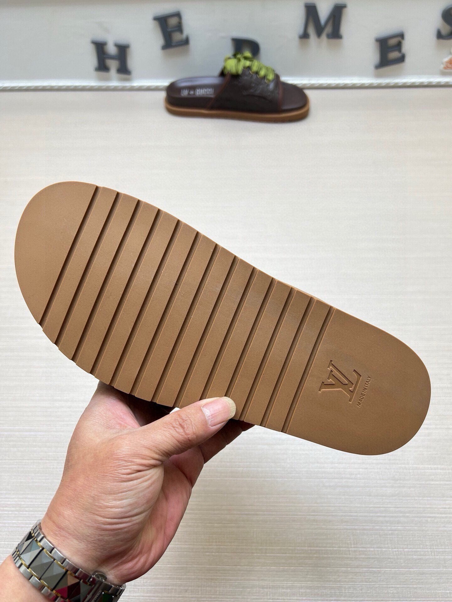 5WB242ZDE Stylish Slippers