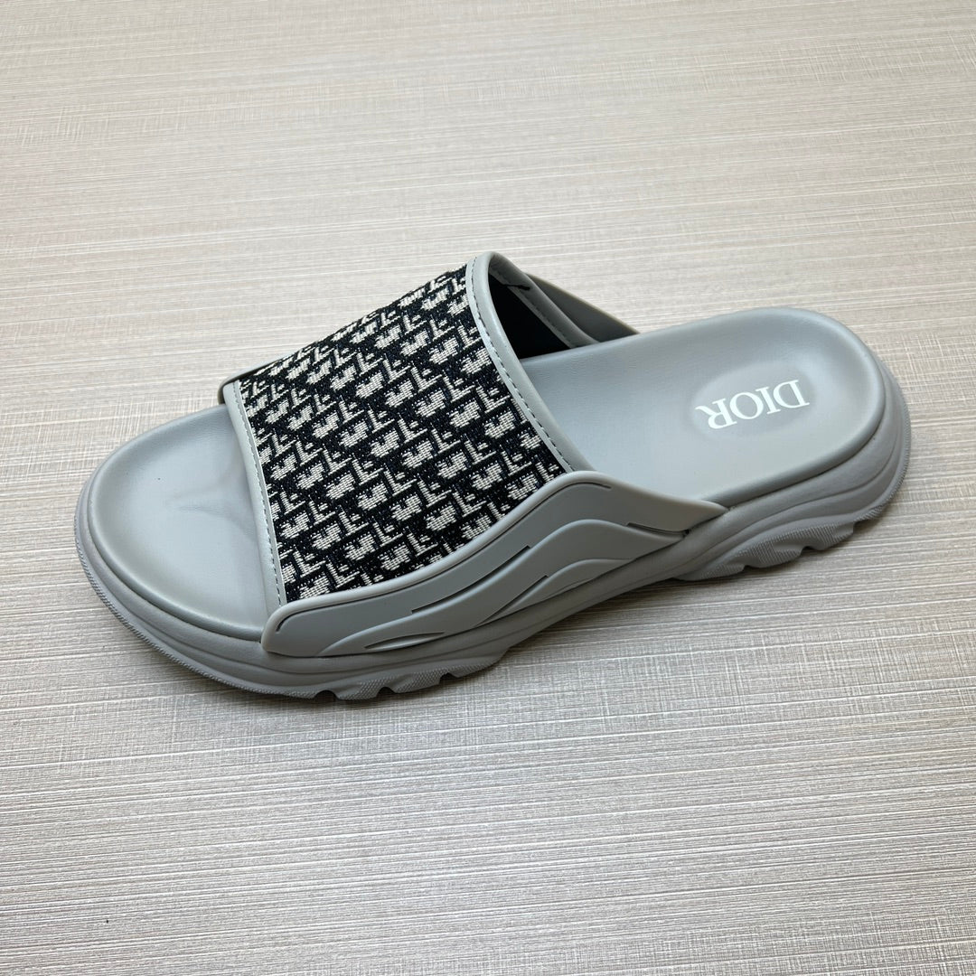 54D8ZDE Stylish slippers