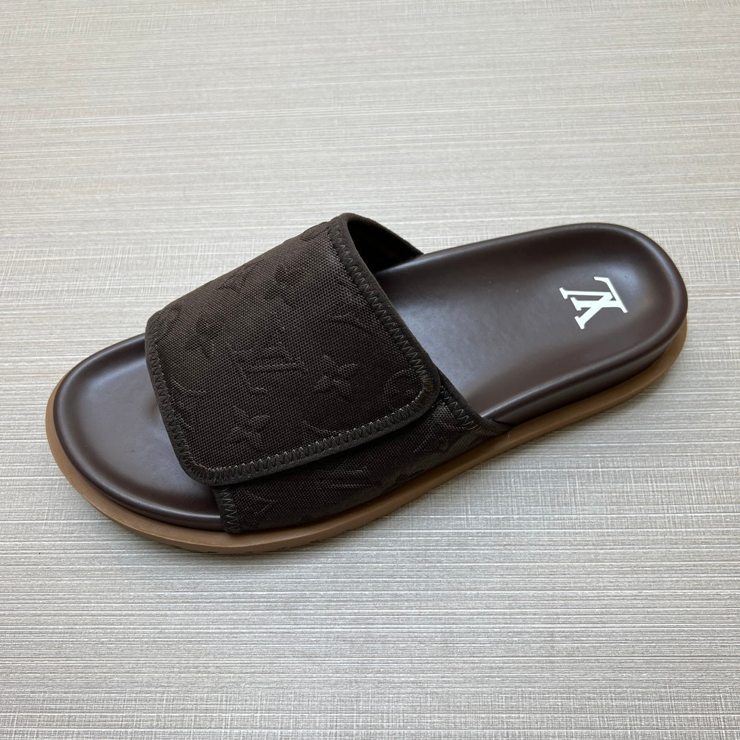 54E14ZDE Stylish slippers