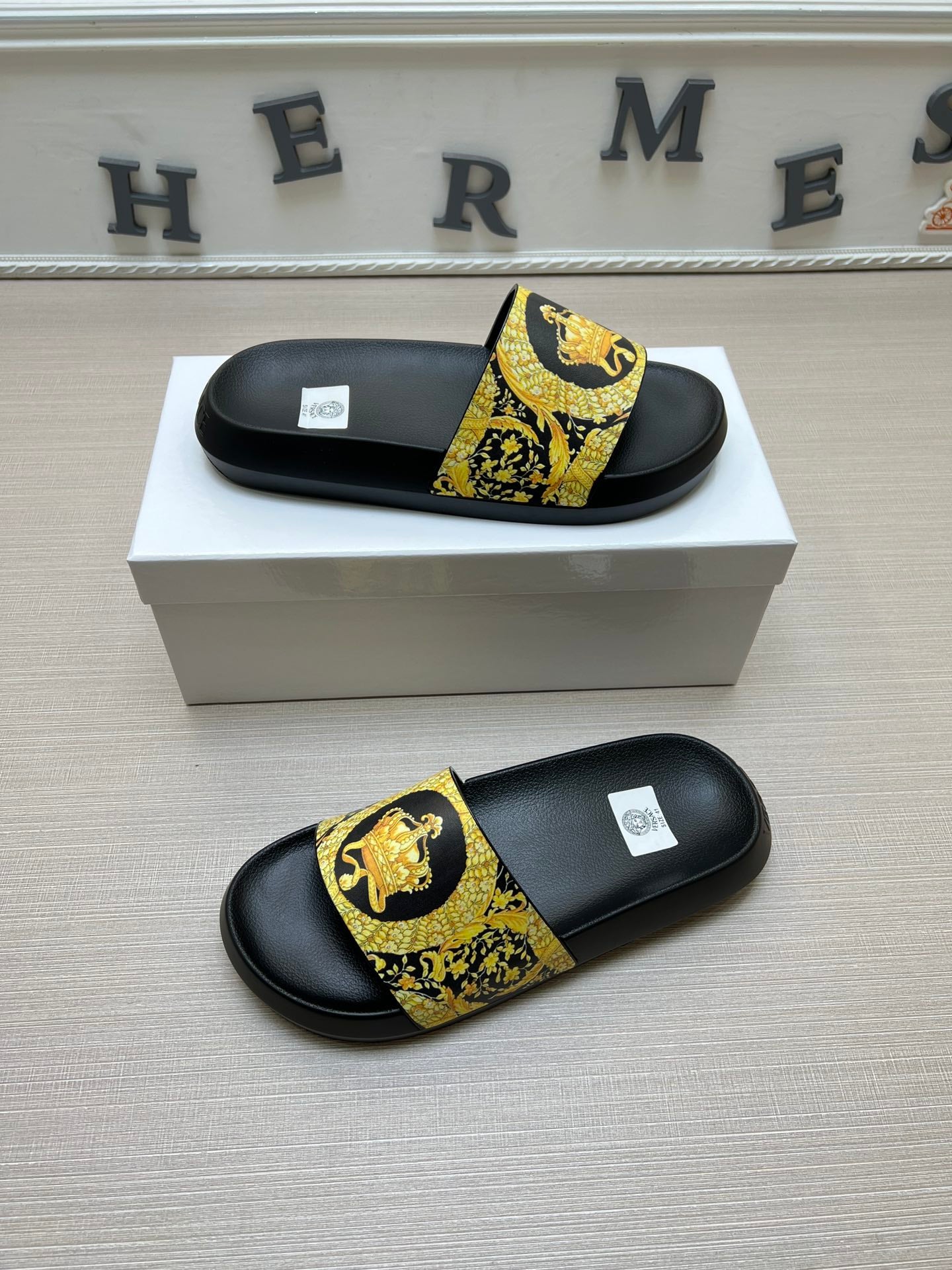 54V163ZDE Stylish slippers