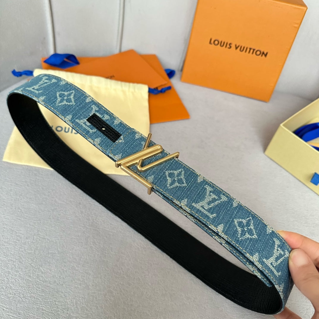 14E4PDE Stylish  High quality belt With full package