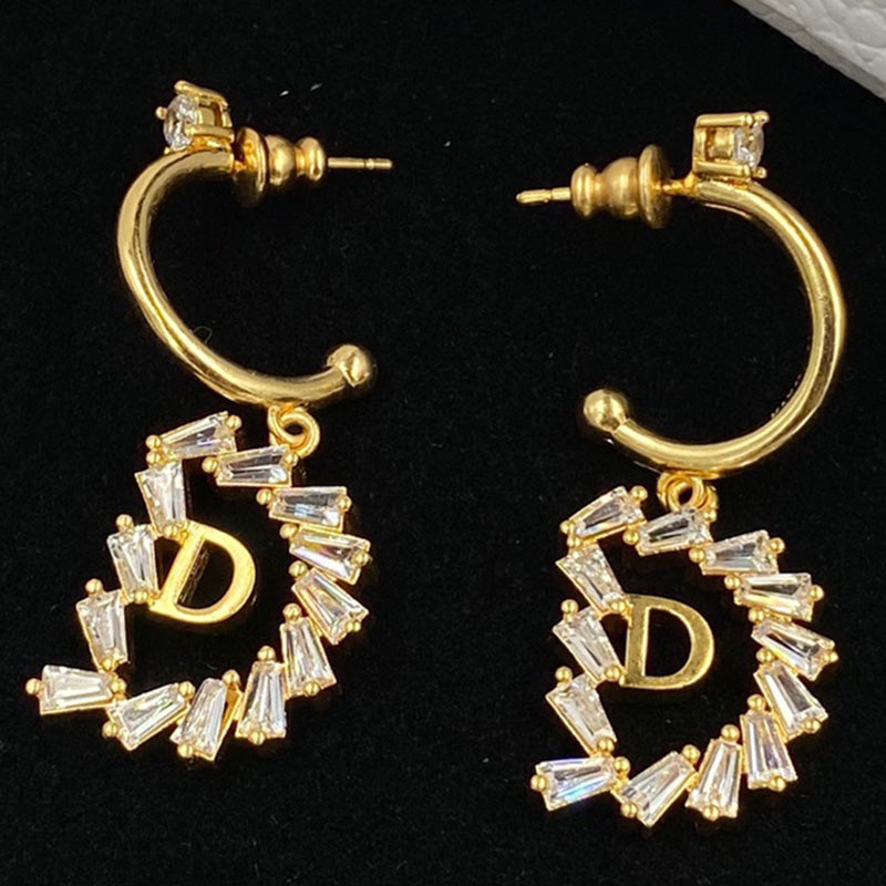 1YD229EDE Stylish Earrings