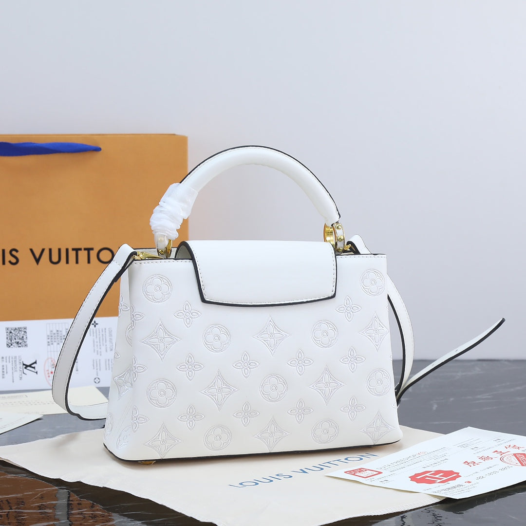 1XE182BDE Stylish leather bag 