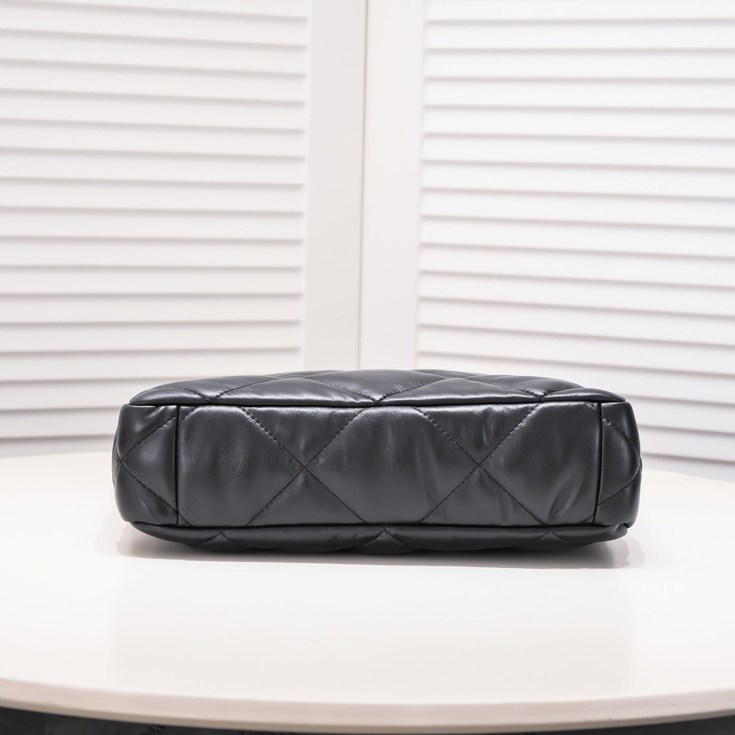 1XC42BDE Stylish leather bag 