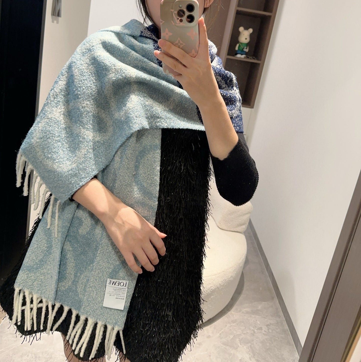 185ZA31WDE Stylish Winter Scarves