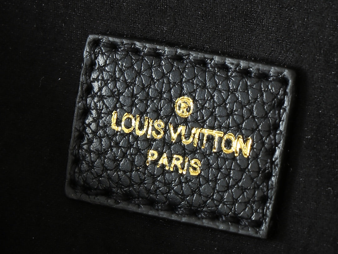 15XE4BDE Stylish leather bag